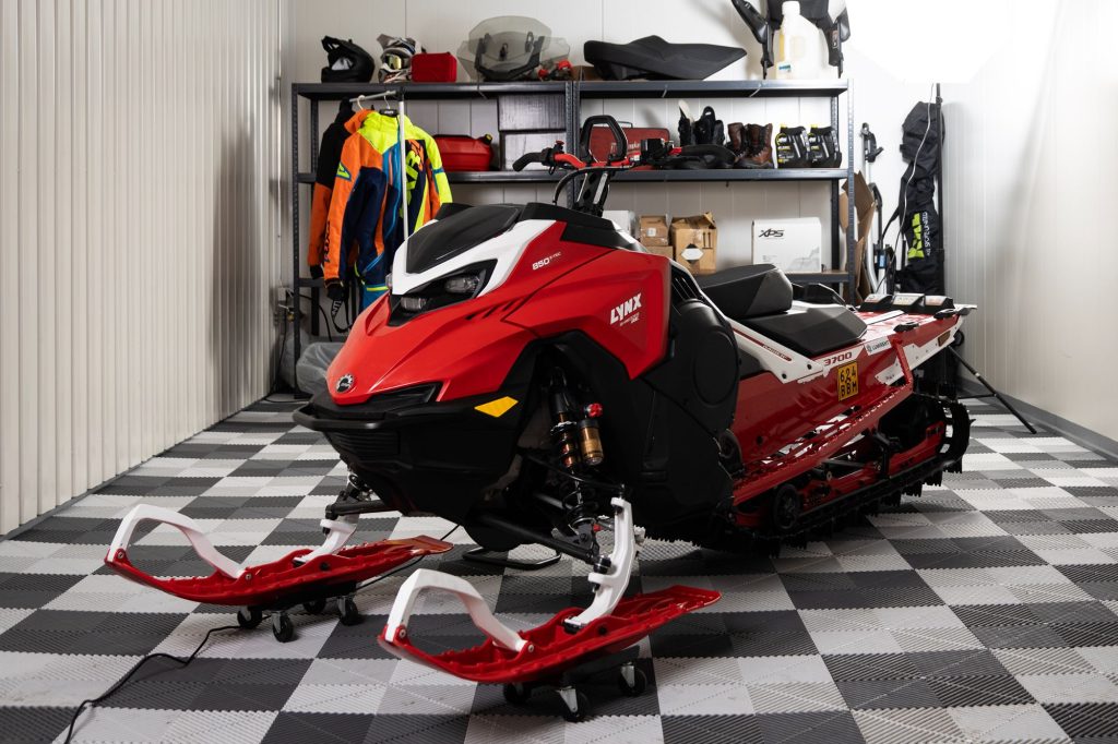 Lenx Shredder Deepsnow moottorikelkka